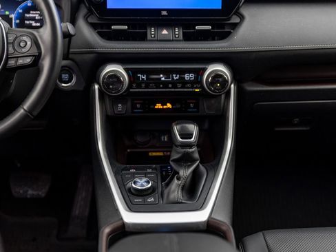 Used 2023 Toyota RAV4 Limited image 12