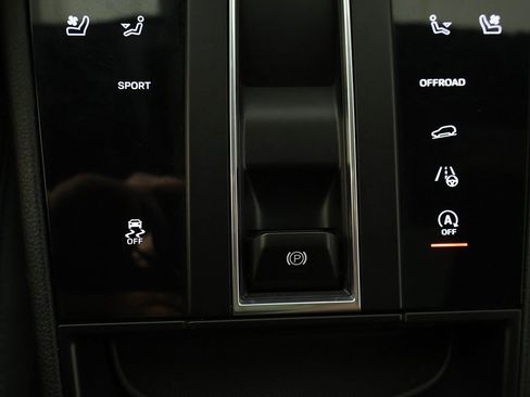 Used 2022 Porsche Macan image 59