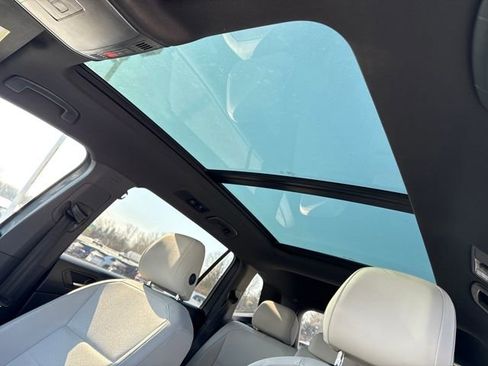 Used 2020 Volkswagen Tiguan SE R-Line image 23