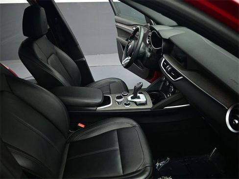 Used 2022 Alfa Romeo Stelvio Ti image 38