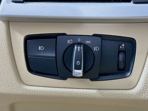 Used 2016 BMW 320i Sedan image 12