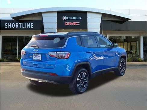 Used 2024 Jeep Compass Limited AWD/4WD image 3