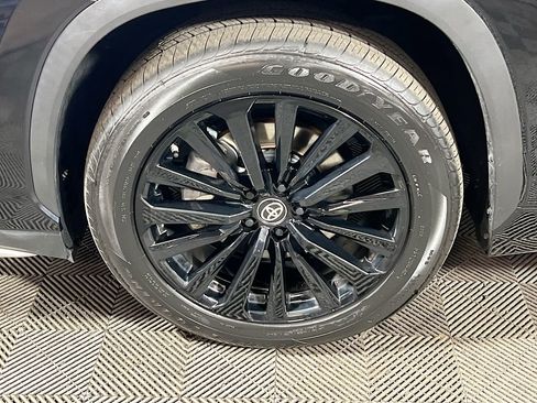 Certified 2025 Toyota Highlander XSE AWD/4WD image 29