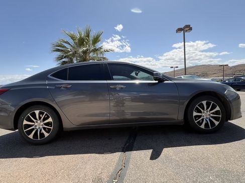 Used 2017 Acura TLX FWD image 6