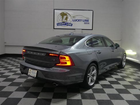 Used 2018 Volvo S90 T5 Momentum w/ Convenience Package AWD/4WD image 10