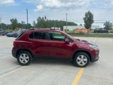 Used 2021 Chevrolet Trax LT w/ LT Convenience Package image 5