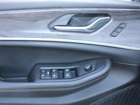 Used 2024 Jeep Grand Cherokee L Limited image 15