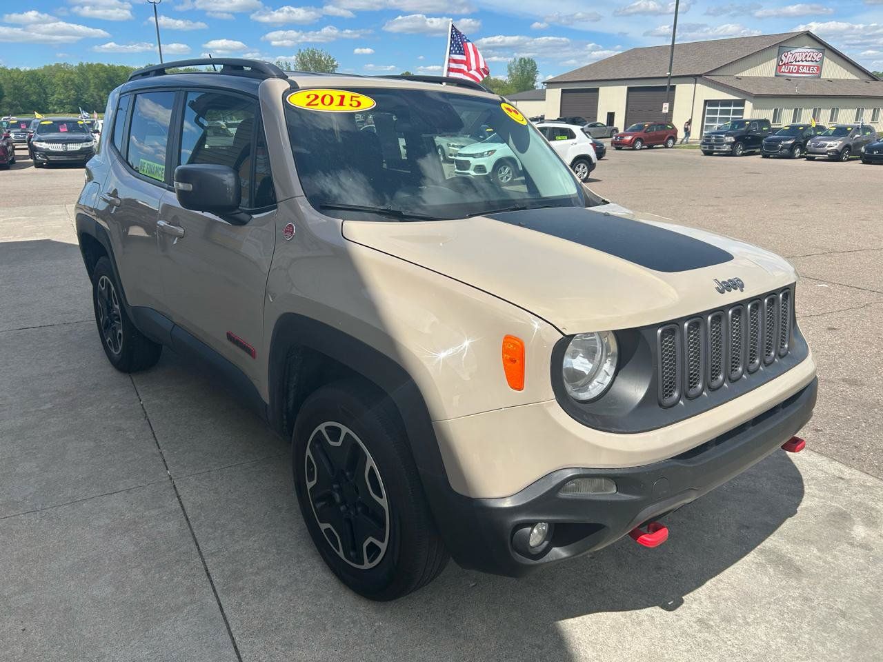 Used 2015 Jeep Renegade Trailhawk w/ Popular Equipment Group AWD/4WD image 3