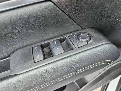 Used 2025 GMC Terrain Elevation image 30