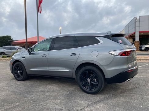 Used 2024 Buick Enclave Essence w/ Experience Buick Package FWD image 7