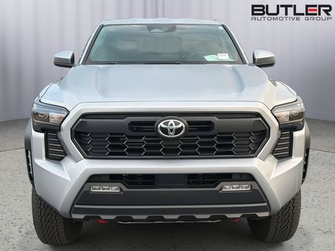 Certified 2026 Toyota Tacoma TRD Off-Road AWD/4WD image 9