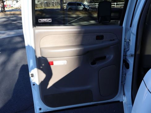 Used 2001 GMC Sierra 2500 SLT w/ SLT Marketing Option Pkg image 25