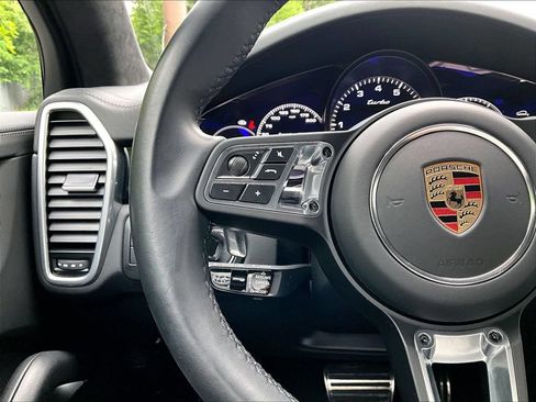 Certified 2023 Porsche Cayenne Turbo AWD/4WD image 23