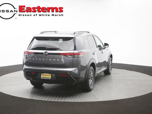 Used 2025 Nissan Pathfinder SV FWD image 40
