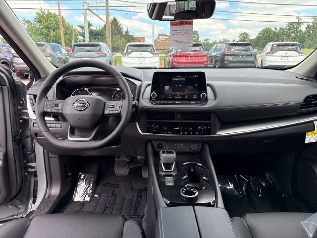 New 2026 Nissan Rogue Dark Armor AWD/4WD image 15