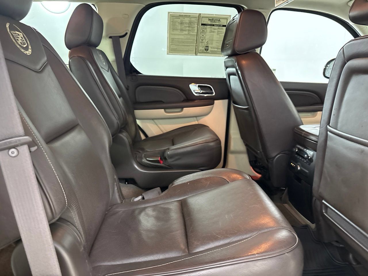 Used 2014 Cadillac Escalade Platinum AWD/4WD image 27