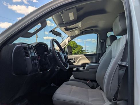 Used 2018 Chevrolet Silverado 2500 W/T RWD image 14