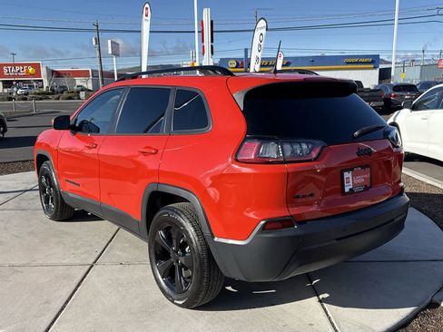 Used 2021 Jeep Cherokee Latitude Plus image 5