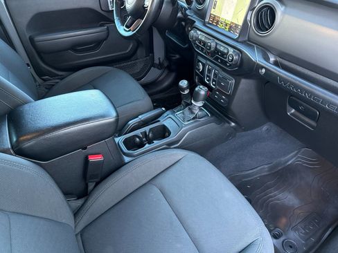 Used 2023 Jeep Wrangler Willys image 17