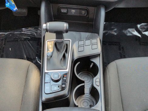 Certified 2025 Kia Sportage LX FWD image 19