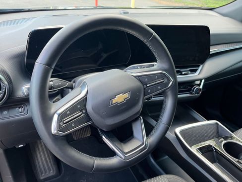 Used 2025 Chevrolet Equinox LT image 28