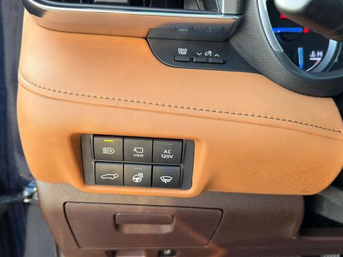 Used 2021 Toyota Highlander Platinum AWD/4WD image 21