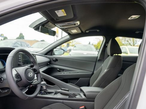 New 2025 Hyundai Elantra Sport image 19