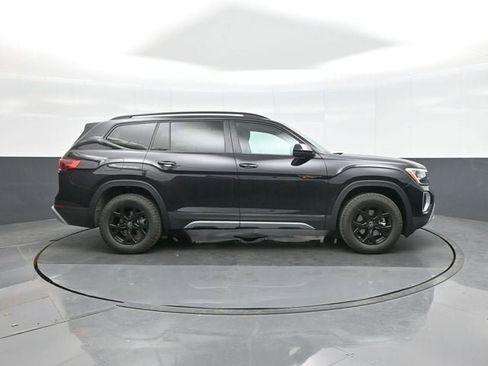 New 2026 Volkswagen Atlas Peak Edition image 8
