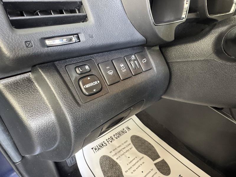 Used 2013 Toyota Highlander SE AWD/4WD image 25