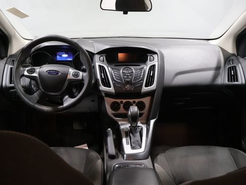 Used 2014 Ford Focus SE w/ SE Winter Package FWD image 14