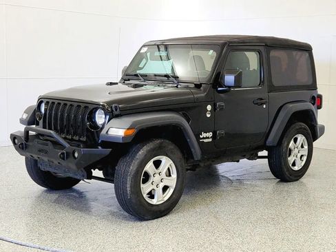 Used 2018 Jeep Wrangler Sport image 3