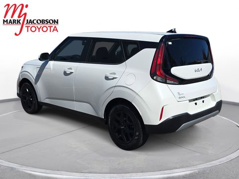 Used 2024 Kia Soul LX w/ Option Group 015 image 13