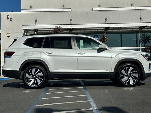 New 2026 Volkswagen Atlas SE FWD image 4