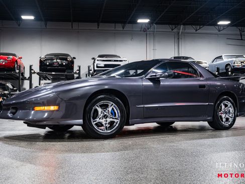 Used 1994 Pontiac Firebird Coupe image 1