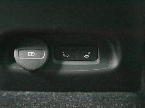 Certified 2023 Volvo C40 Recharge Core w/ Climate Package image 21