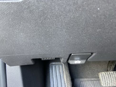 Used 2022 GMC Terrain SLT w/ LPO, Floor Liner Package image 45
