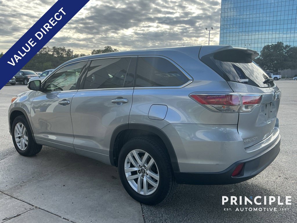 Used 2016 Toyota Highlander LE FWD image 4
