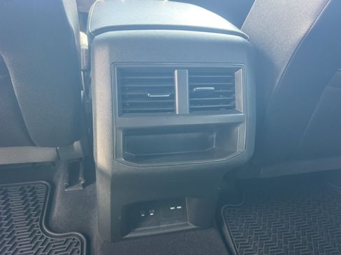 Used 2023 Volkswagen Atlas Cross Sport SEL R-Line AWD/4WD image 23