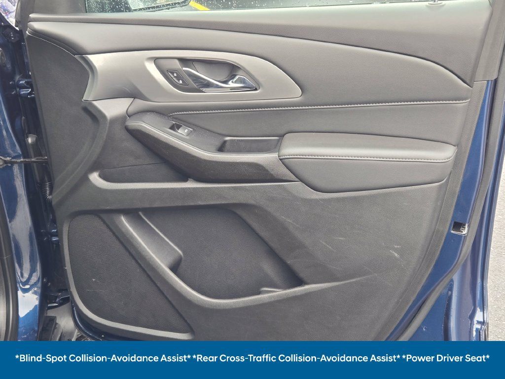 Used 2023 Chevrolet Traverse LT FWD image 8