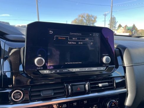 Used 2024 Nissan Pathfinder SV image 43