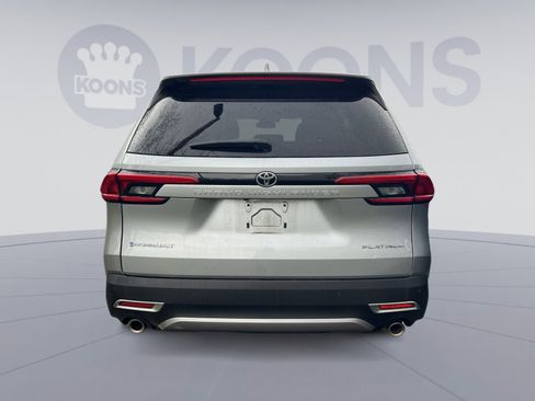 Used 2024 Toyota Grand Highlander AWD Hybrid image 5