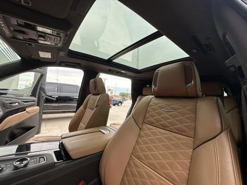 Used 2023 Cadillac Escalade Sport w/ Touring Package AWD/4WD image 15