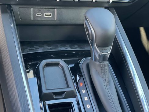 New 2026 GMC Canyon Elevation w/ Convenience Package image 17