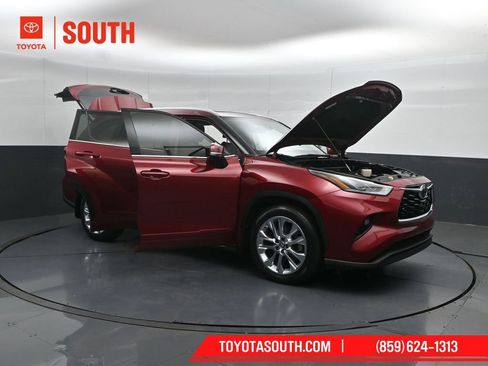 Used 2023 Toyota Highlander Limited AWD/4WD image 63