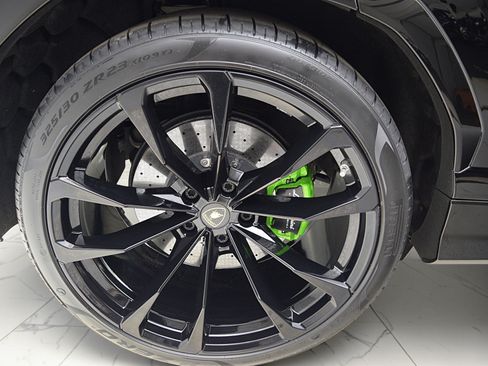 Used 2019 Lamborghini Urus AWD/4WD image 43