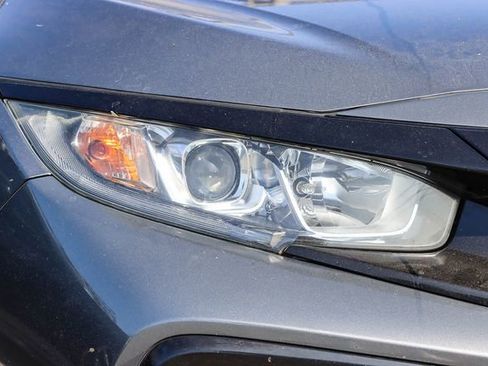 Used 2018 Honda Civic Sport image 11