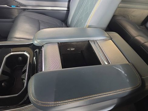 Used 2022 Jeep Grand Wagoneer Series III image 39