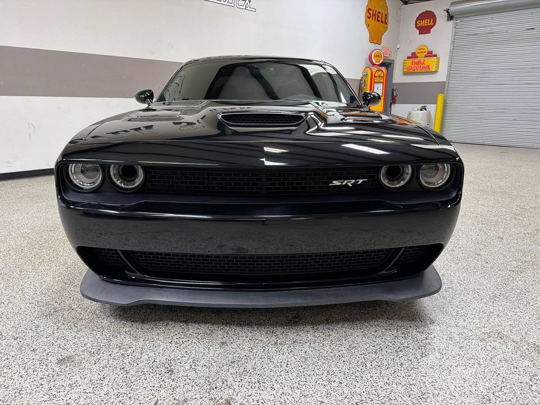 Used 2016 Dodge Challenger SRT Hellcat RWD image 2