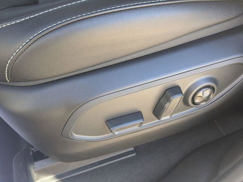 New 2025 Jeep Grand Cherokee Limited w/ Black Appearance Package image 17