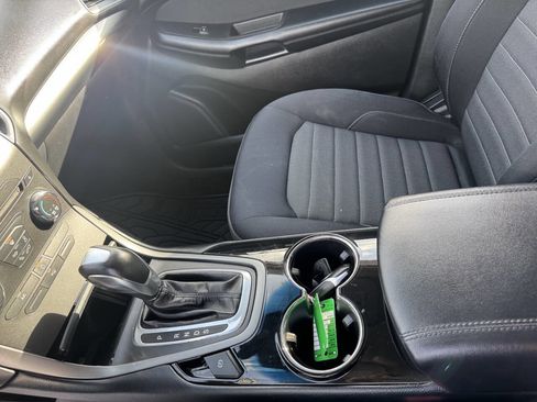 Used 2016 Ford Edge SE image 13